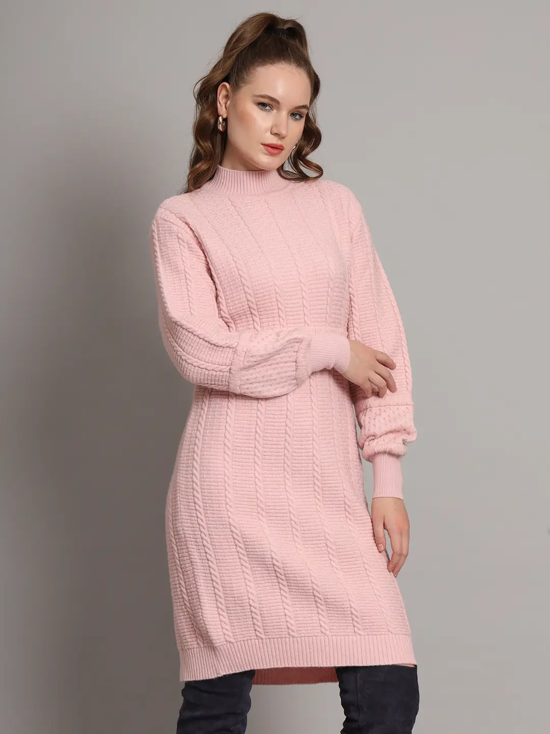 Women's light peach cable-knit winter jumper dress with high neck and balloon sleeves – cozy stylish knitwear Women's light peach cable-knit winter jumper dress with high neck and balloon sleeves – cozy stylish knitwear