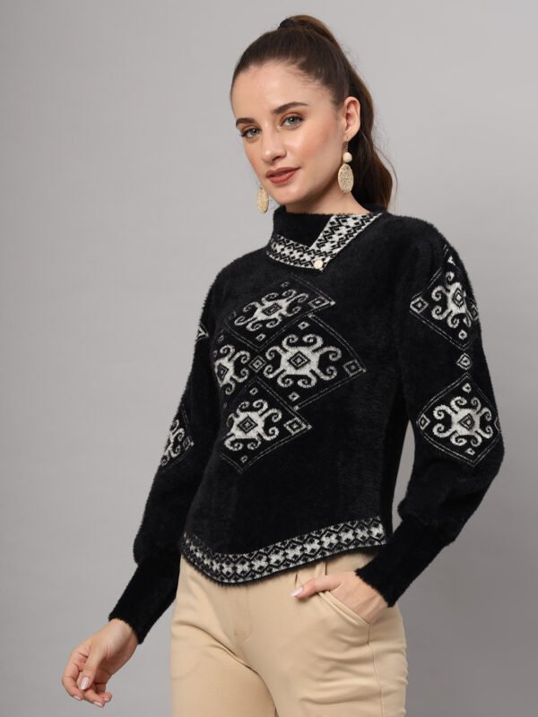 Women's Black & White Geometric Pattern Short-Length Winter Sweater Top