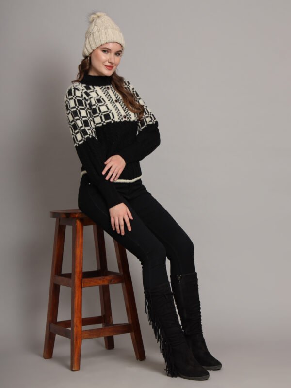 Black & Ivory Modern Nordic Short-Length Winter Sweater Top