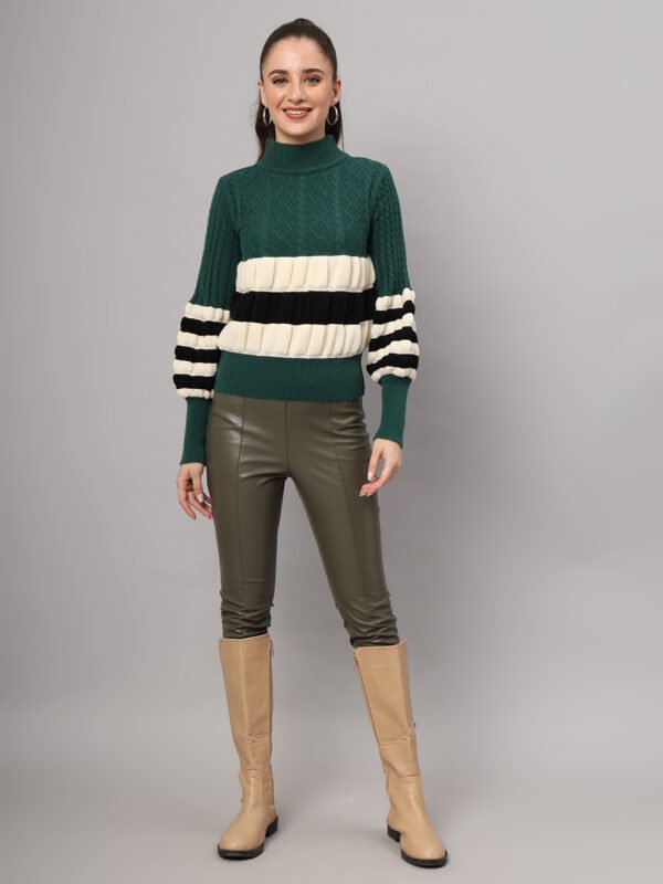 Women's dark green, black, and white colorblock chunky ribbed knit short-length winter sweater top with balloon sleeves