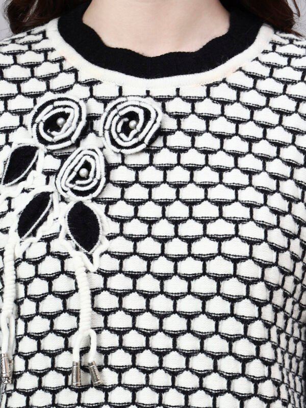 Round Neck Blocked Design With Premium Acrylic Wool Women Knitted Top & Sweater