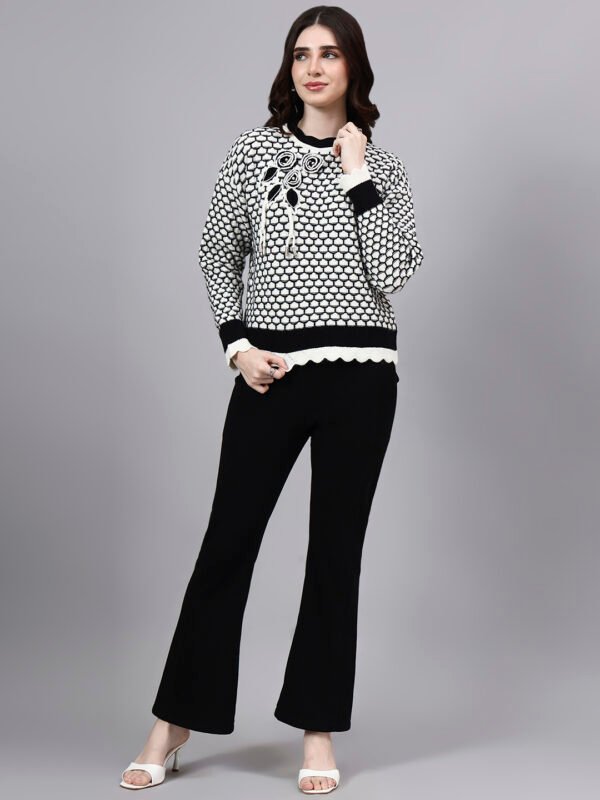 Round Neck Blocked Design With Premium Acrylic Wool Women Knitted Top & Sweater